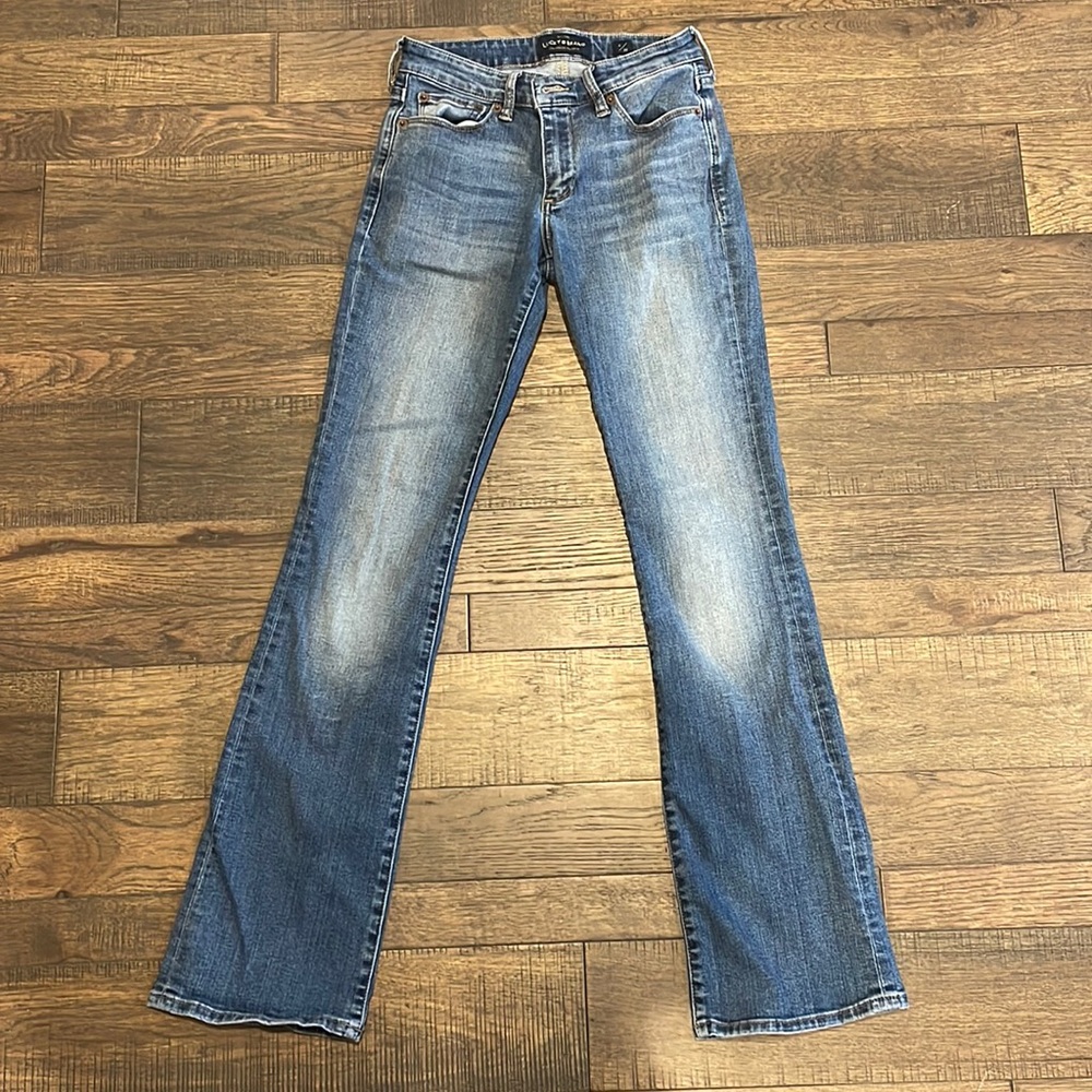 The Lucky Brand boot cut jeans Size 2/26